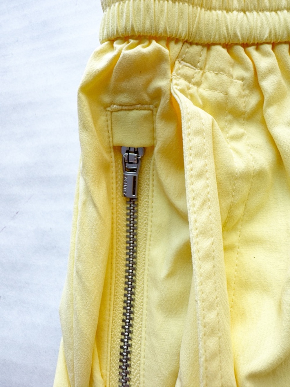 ATHLETA New Highland High Rise 3 1/2" Utility Short in Citron Yellow NWT - Picture 6 of 16